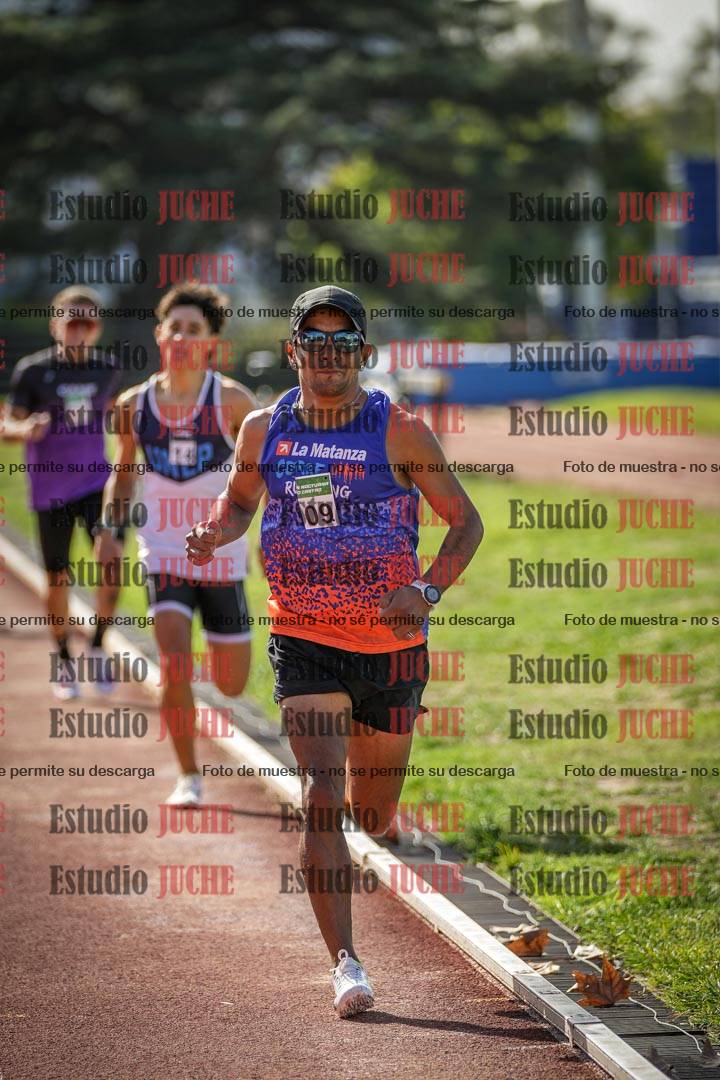 Fotos de los 800 m llanos de varones