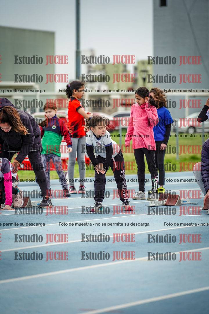 Fotos de los 50 m llanos de mujeres - U12