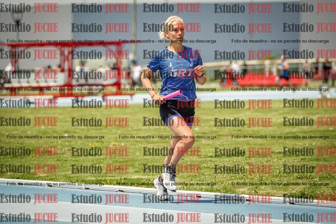 Fotos durante el transcurso de los relevos 20' para running teams - serie 1