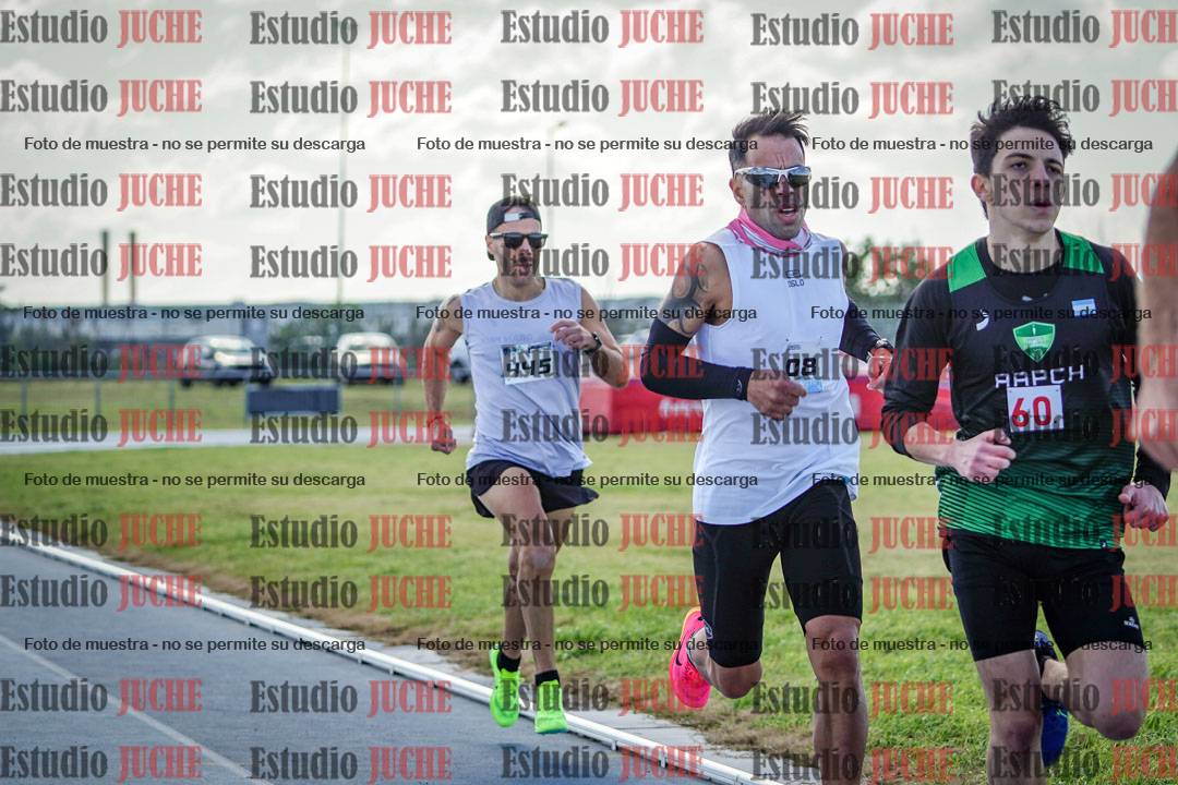 Fotos de los 800 m llanos de varones