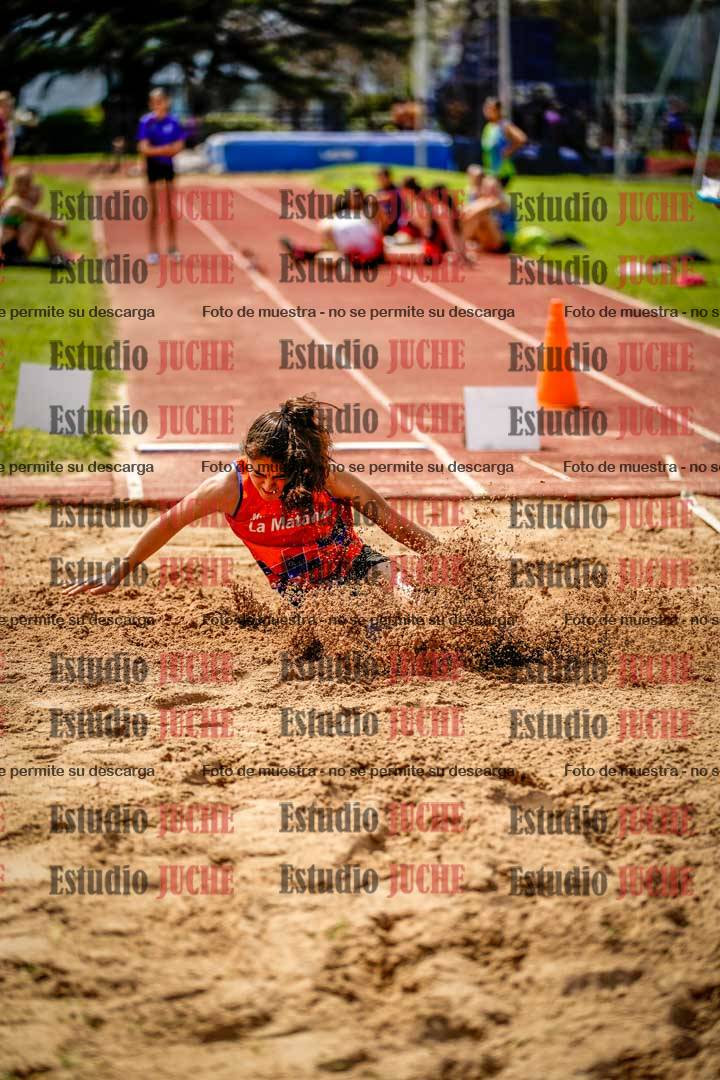 Fotos del salto en largo de mujeres