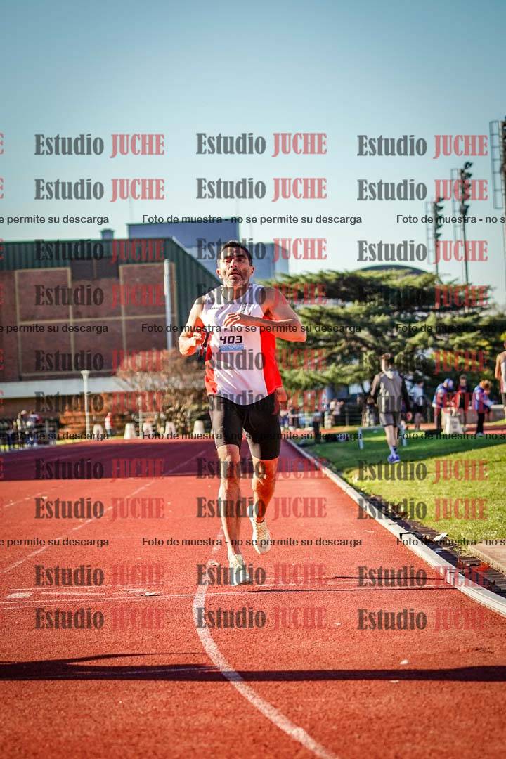 Fotos de los 800 m llanos de varones