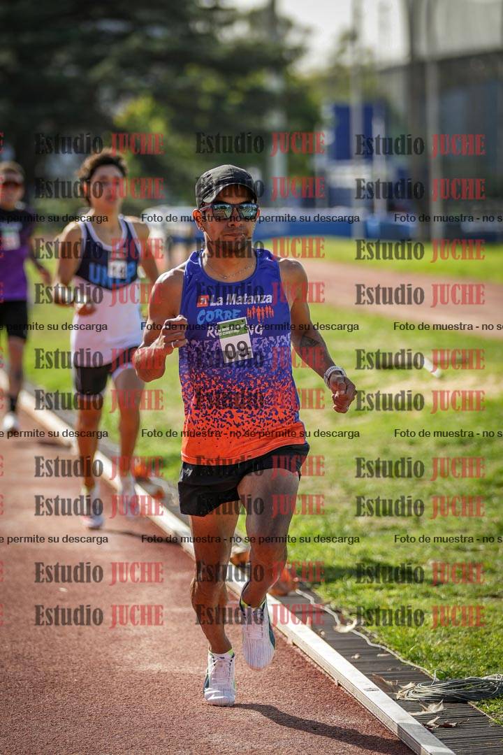 Fotos de los 800 m llanos de varones
