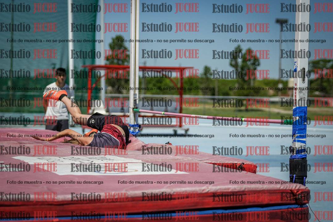 Fotos del salto en alto de varones - U14