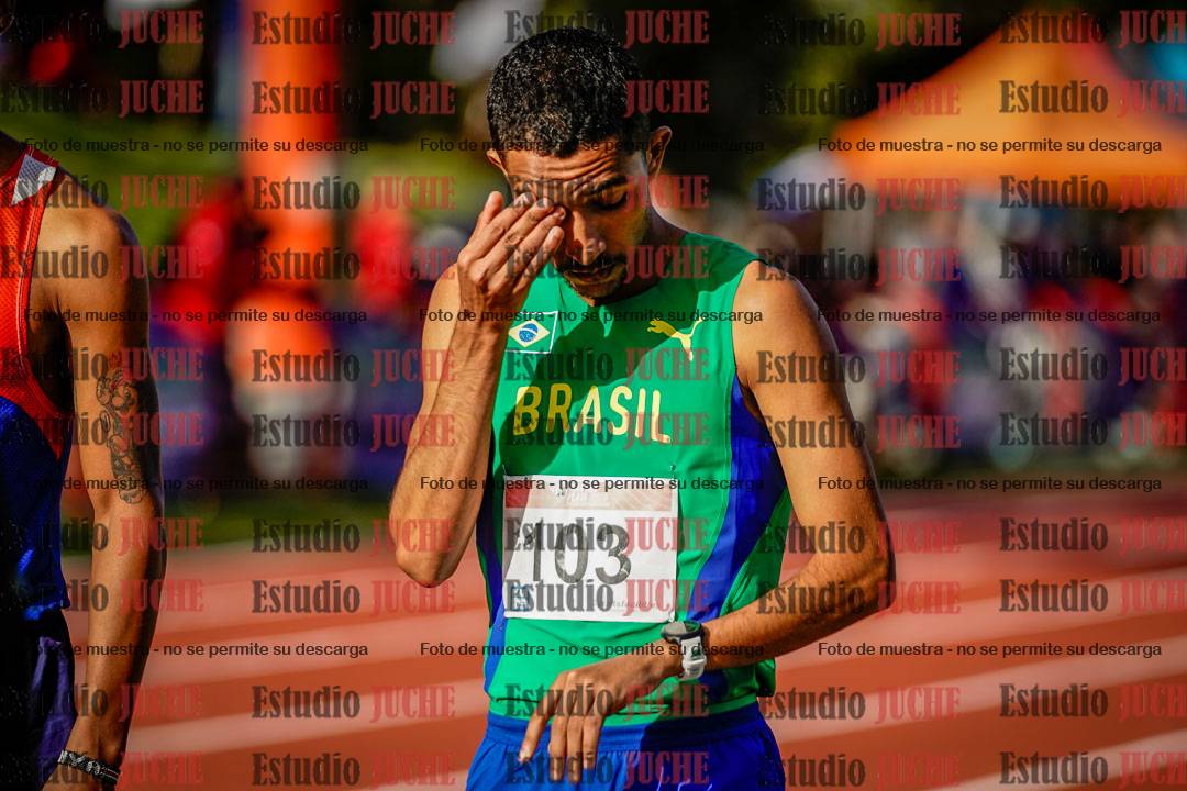 Fotos de los 3000 m con obstáculos de varones