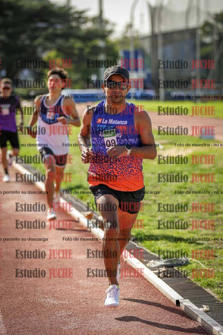 Fotos de los 800 m llanos de varones