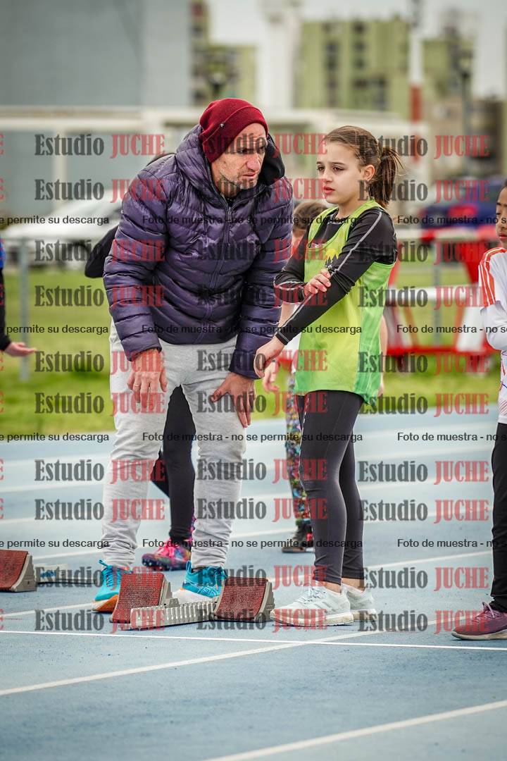 Fotos de los 50 m llanos de mujeres - U12