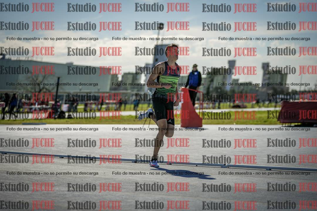 Fotos de los 400 m llanos de varones