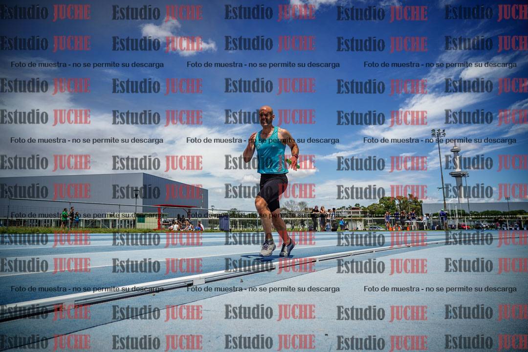 Fotos durante el transcurso de los relevos 20' para running teams - serie 1