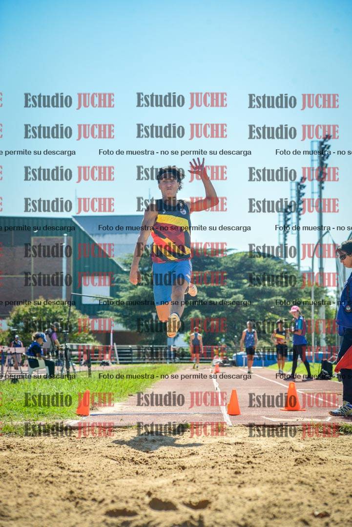 Fotos del salto en largo de varones