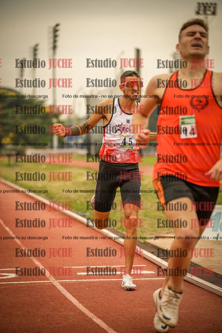 Fotos de los 800 m llanos de varones