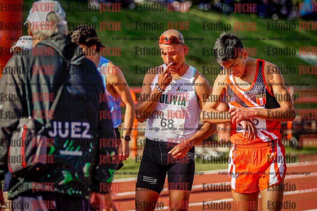 Fotos de los 3000 m con obstáculos de varones