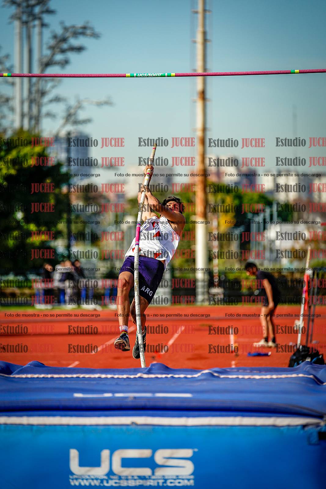 Fotos del salto con garrocha de varones - decatlón 8