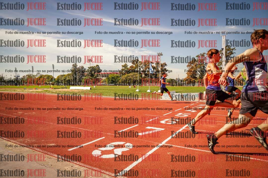 Fotos de los 100 m llanos de varones