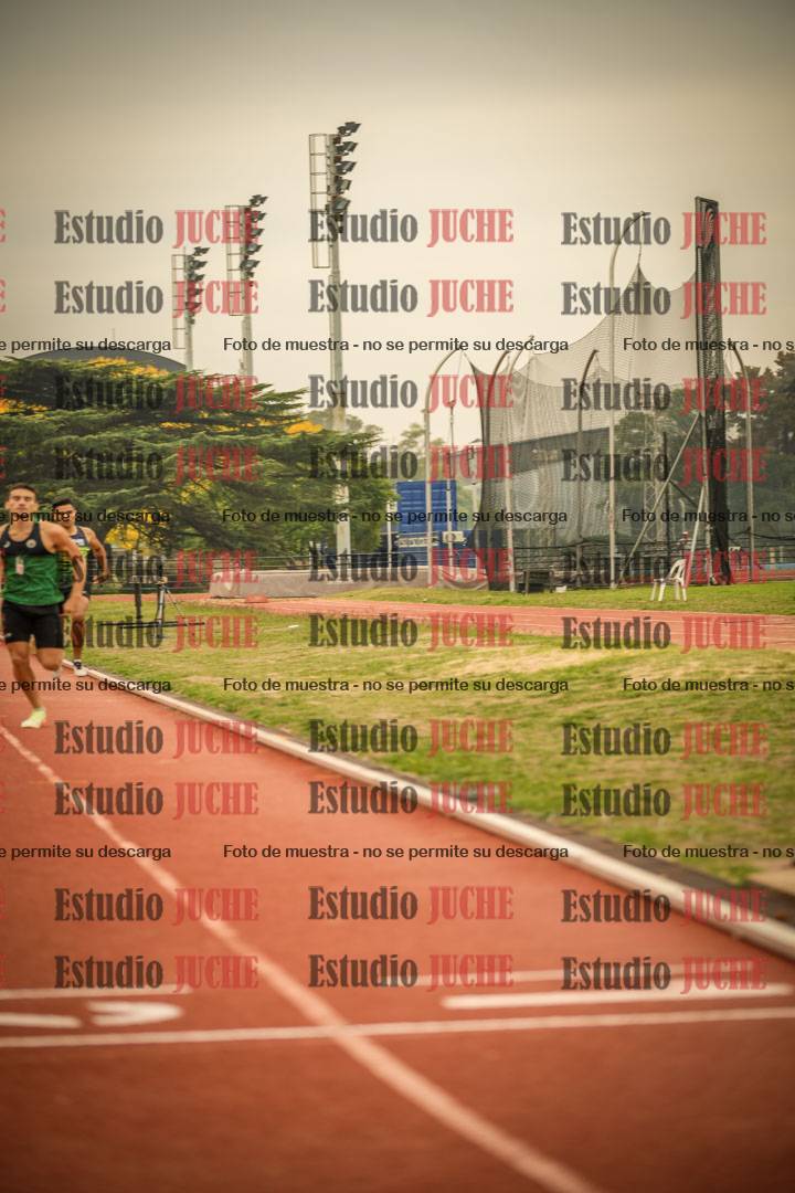 Fotos de los 800 m llanos de varones