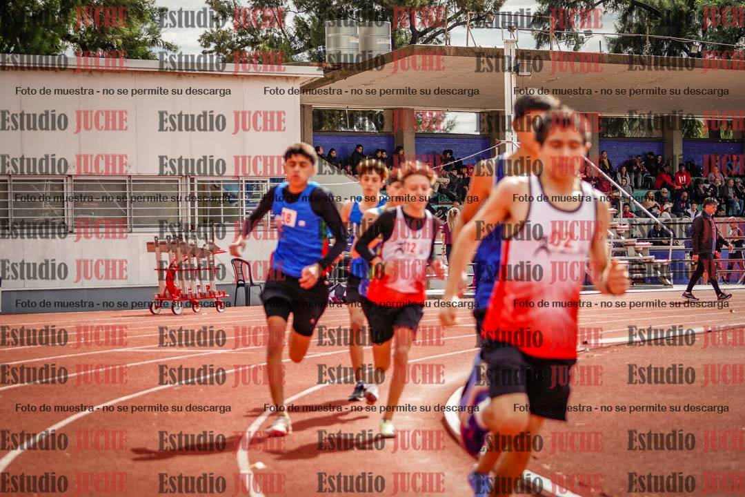 Fotos de los 600 m llanos de varones