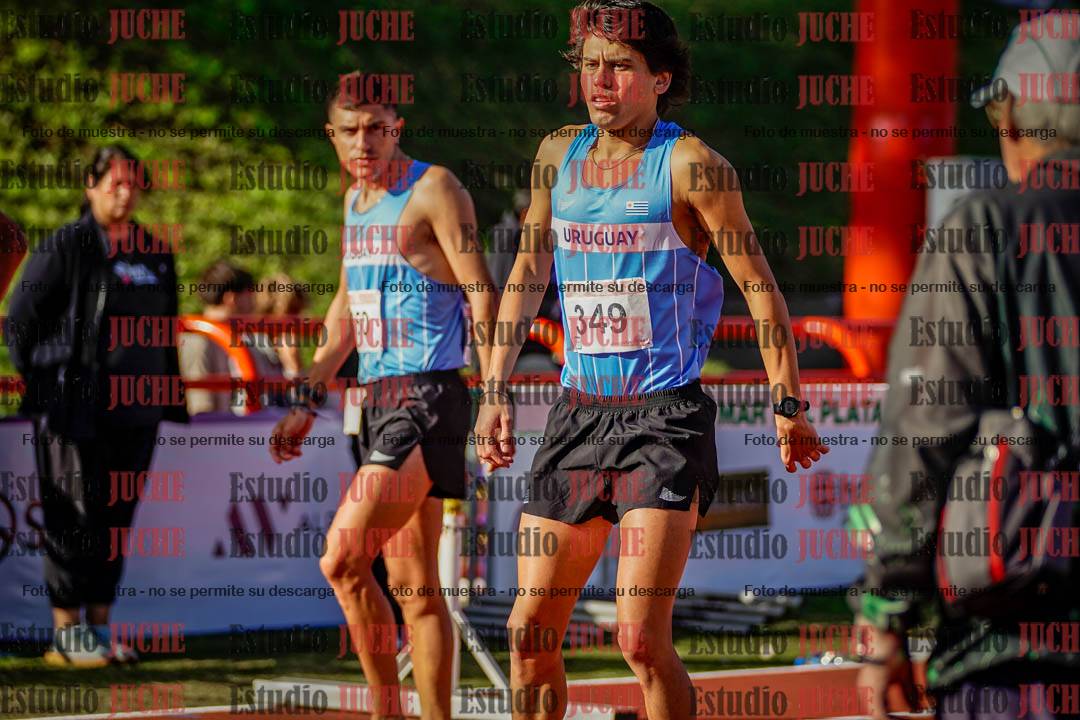 Fotos de los 3000 m con obstáculos de varones