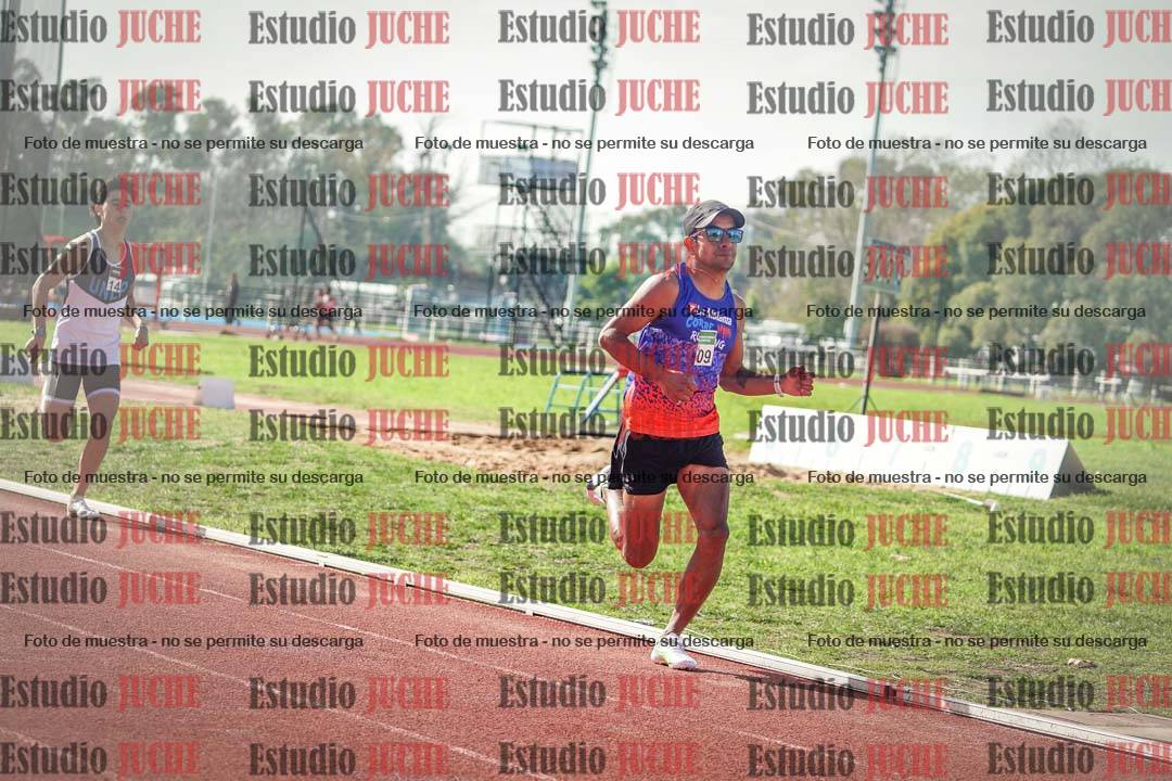 Fotos de los 800 m llanos de varones