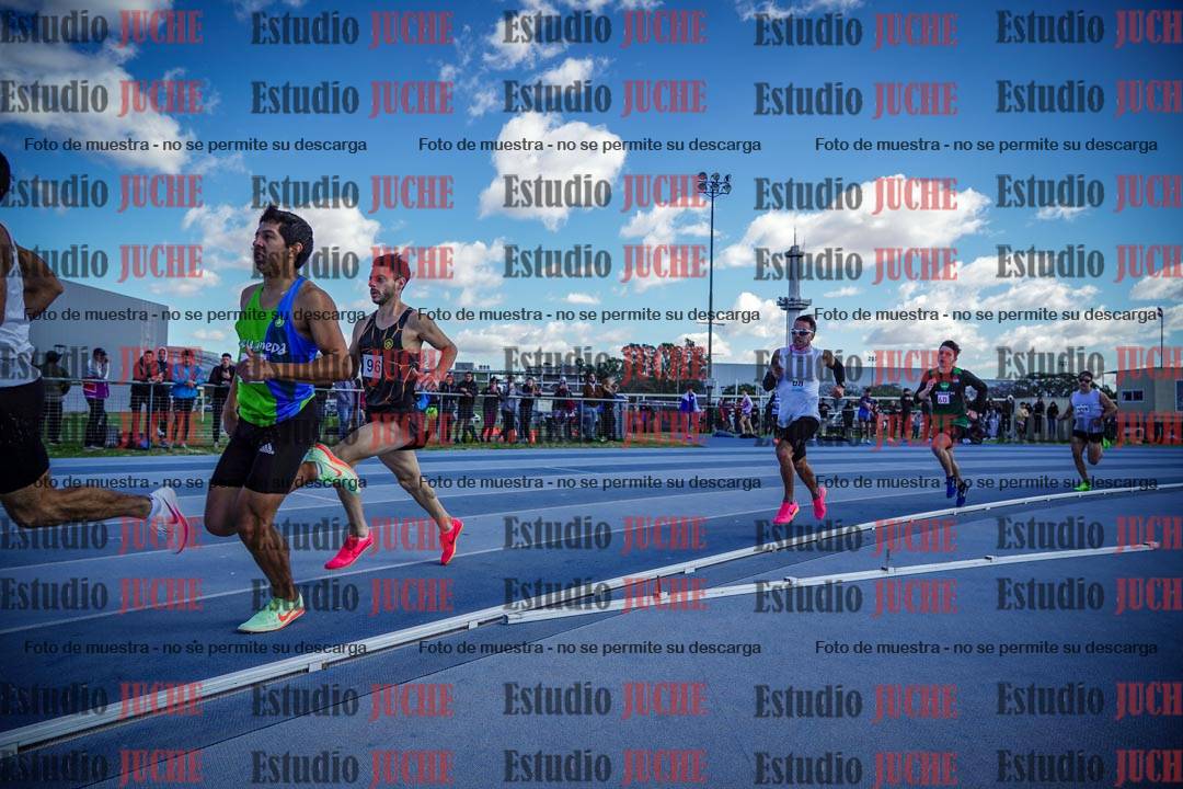 Fotos de los 800 m llanos de varones