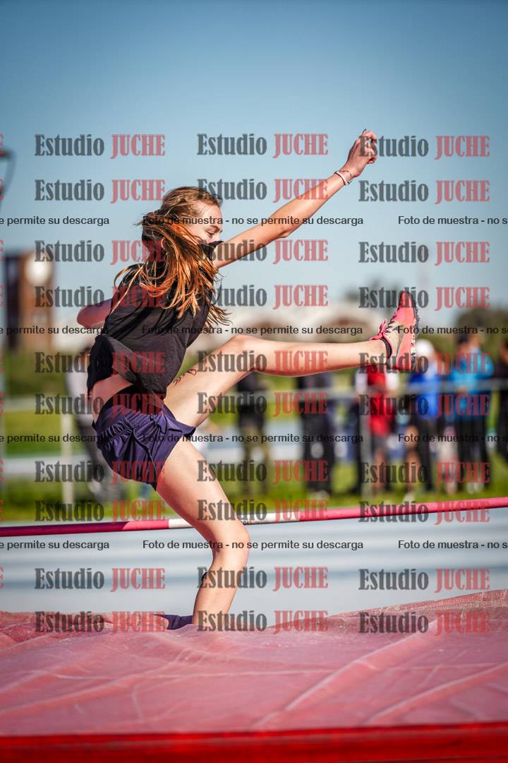 Fotos del salto en alto de mujeres y varones - U15