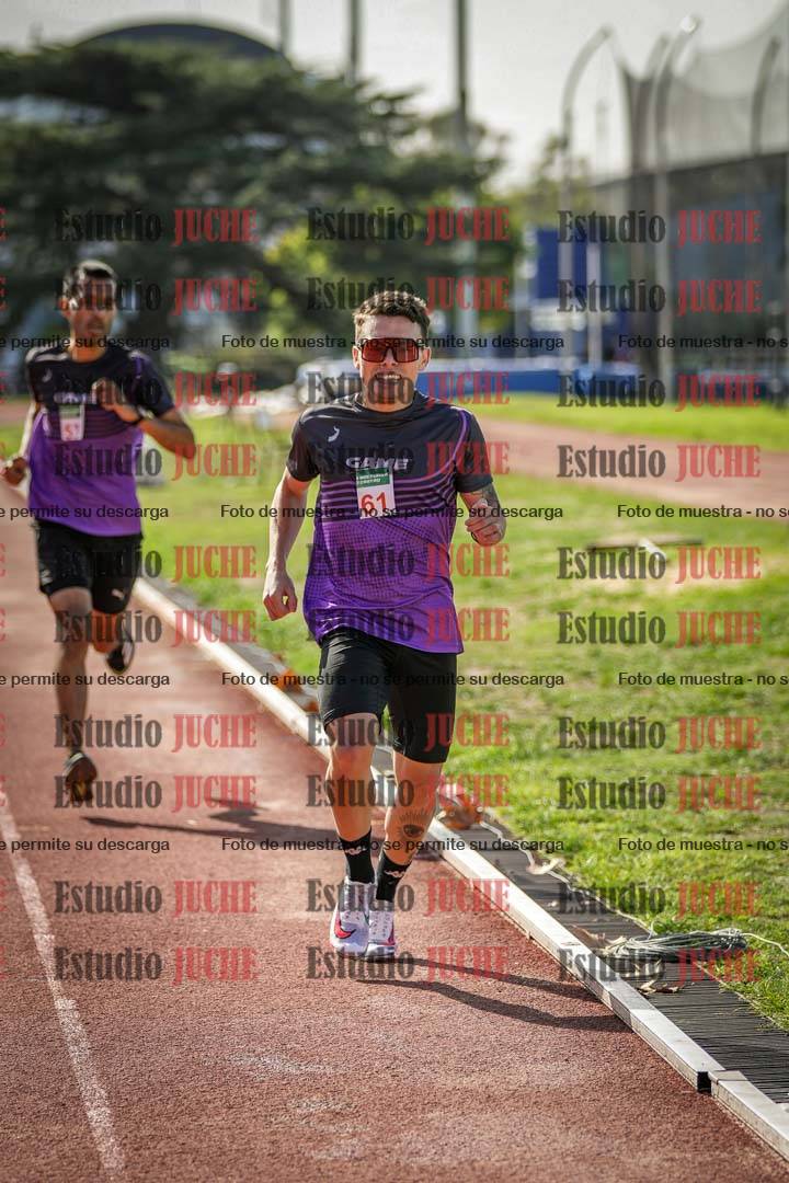 Fotos de los 800 m llanos de varones