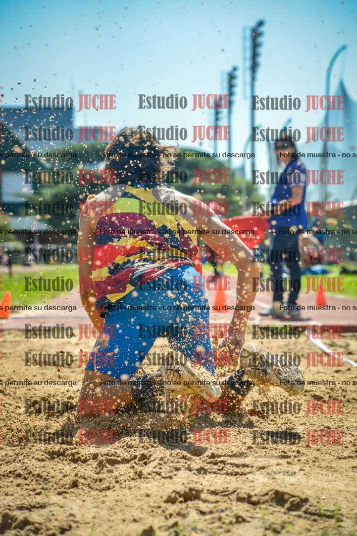 Fotos del salto en largo de varones