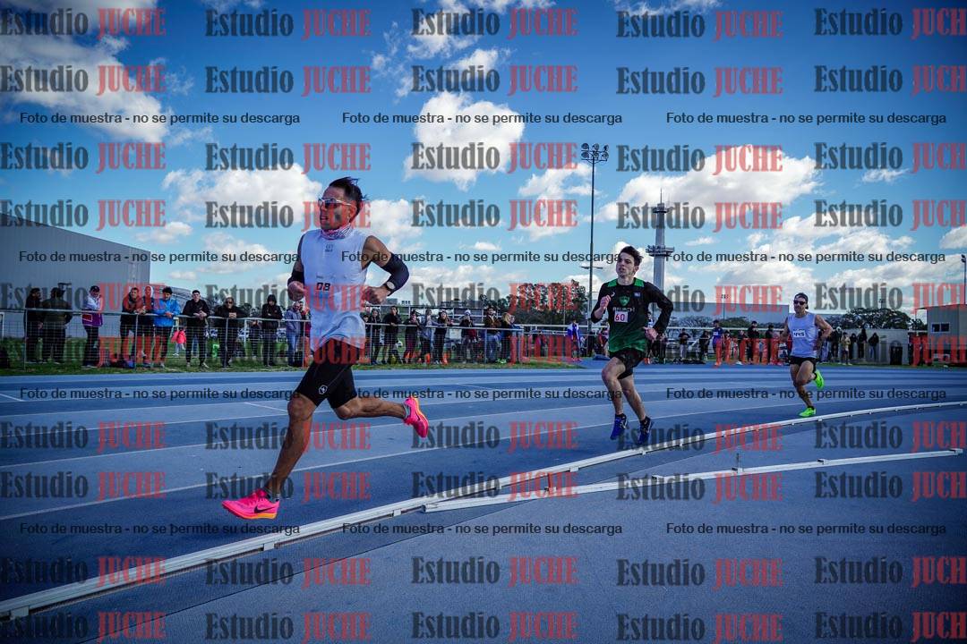 Fotos de los 800 m llanos de varones