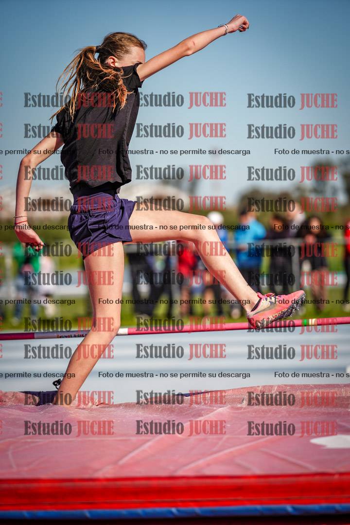 Fotos del salto en alto de mujeres y varones - U15