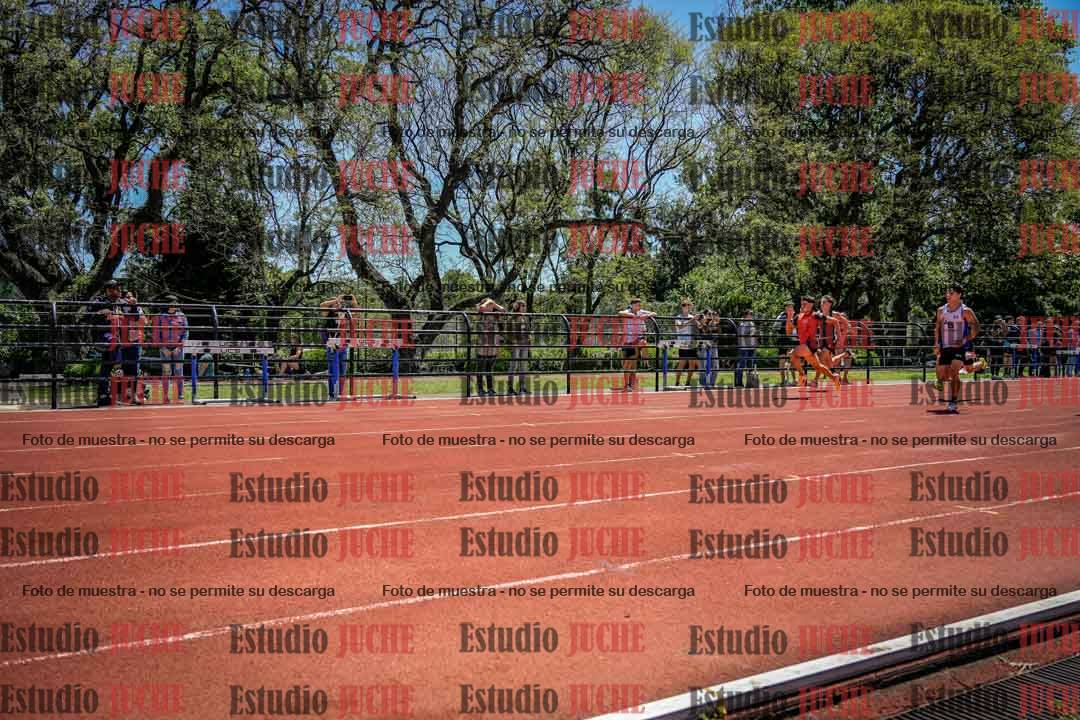 Fotos de los 100 m llanos de varones