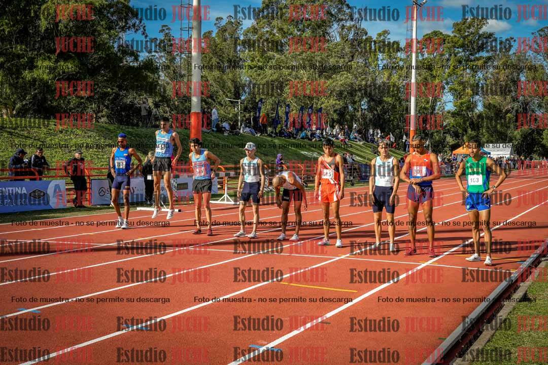 Fotos de los 3000 m con obstáculos de varones