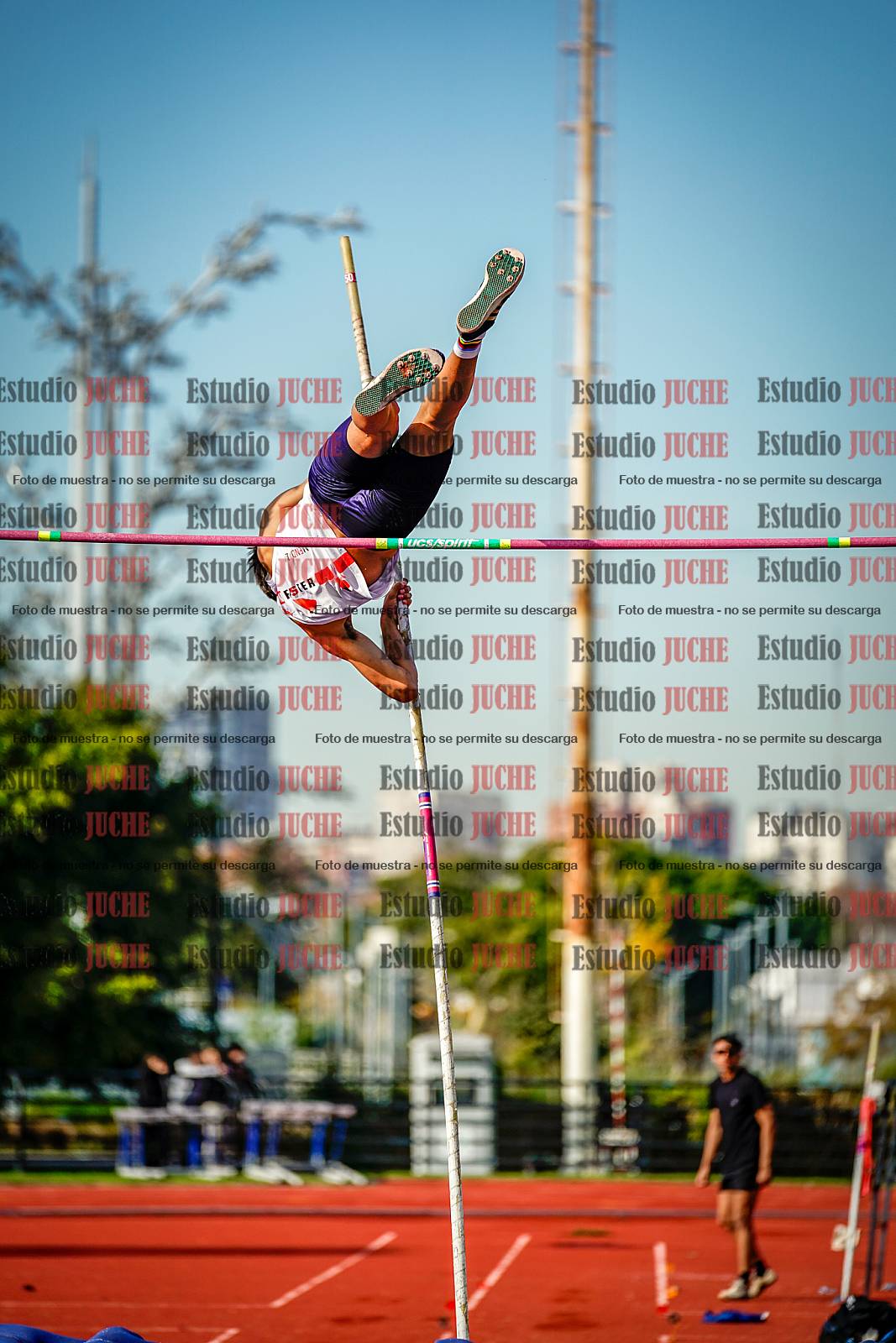 Fotos del salto con garrocha de varones - decatlón 8
