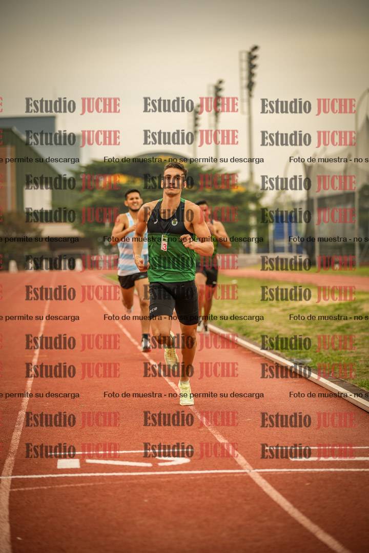 Fotos de los 800 m llanos de varones