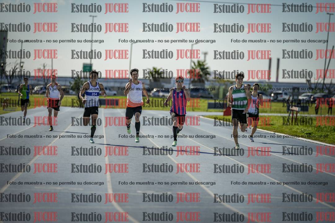 Fotos de los 400 m llanos de varones