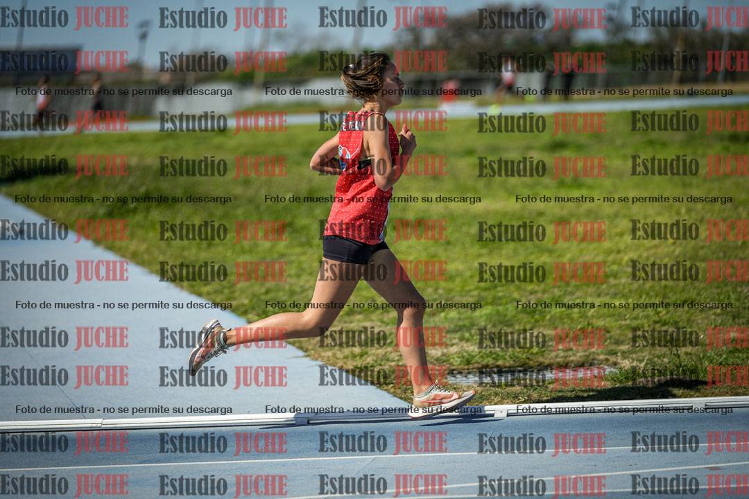 Fotos de los 5000 m llanos de mujeres y varones