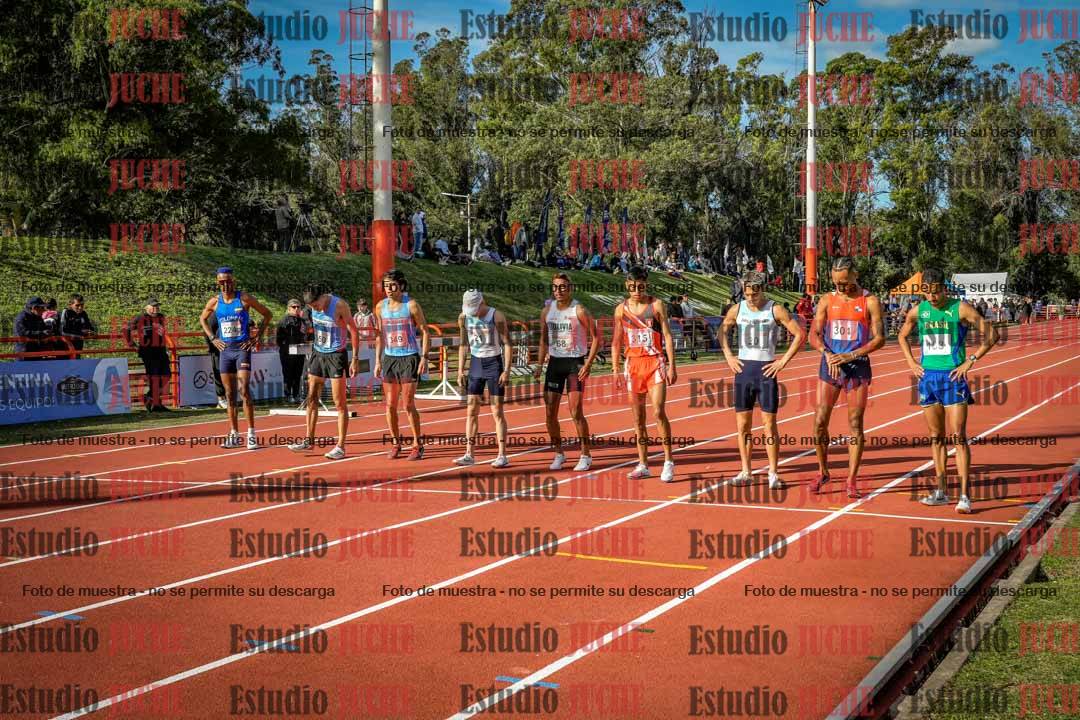 Fotos de los 3000 m con obstáculos de varones