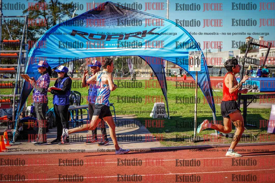 Fotos de los 800 m llanos de varones