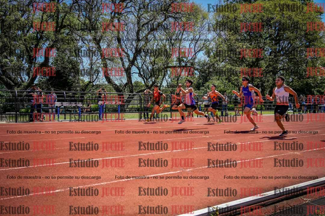Fotos de los 100 m llanos de varones