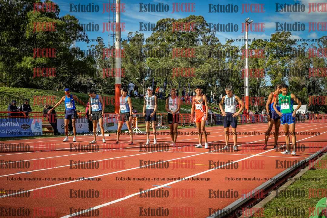 Fotos de los 3000 m con obstáculos de varones