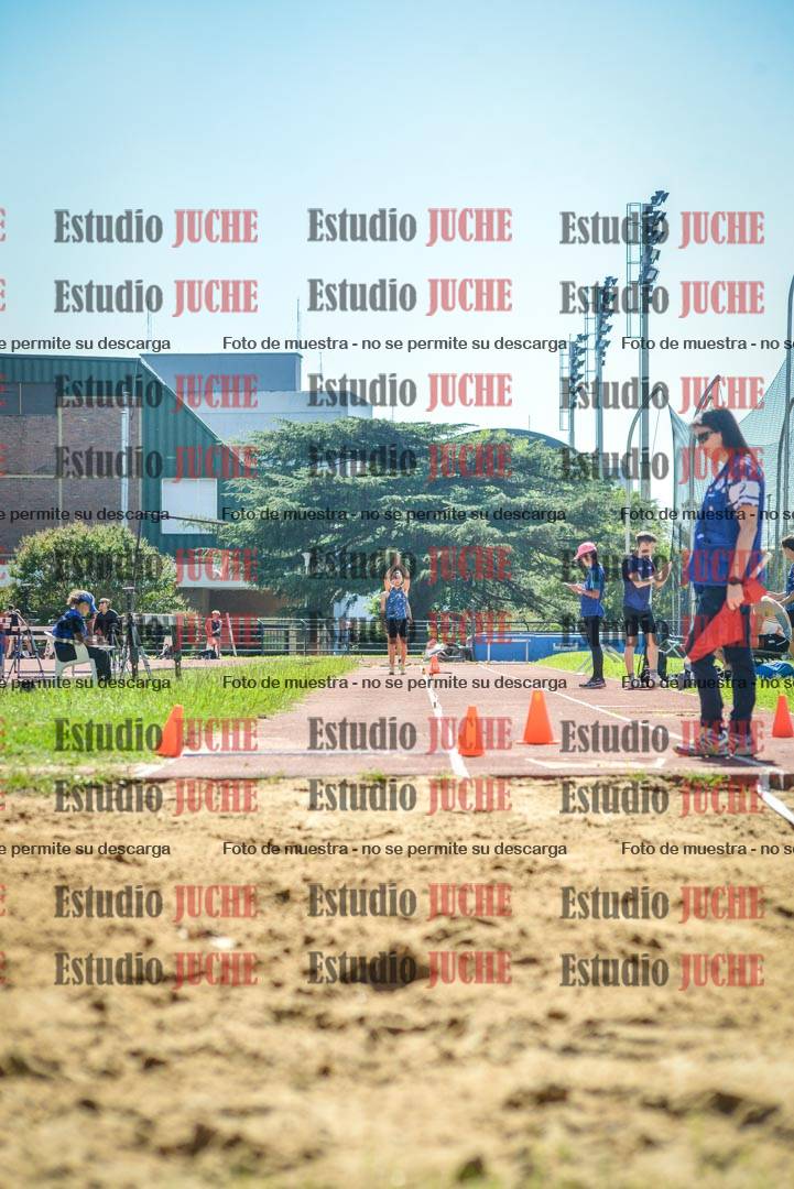 Fotos del salto en largo de varones
