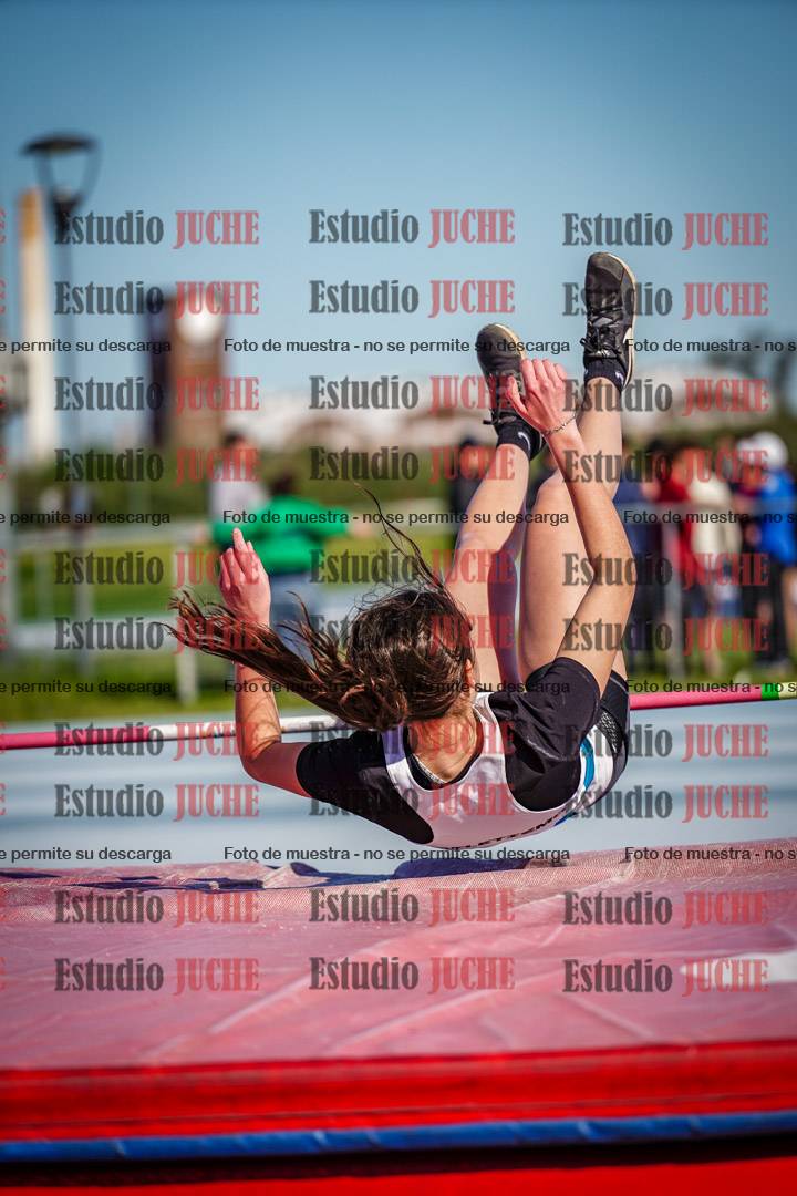 Fotos del salto en alto de mujeres y varones - U15