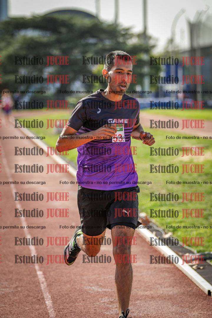 Fotos de los 800 m llanos de varones