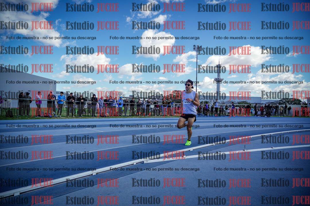 Fotos de los 800 m llanos de varones