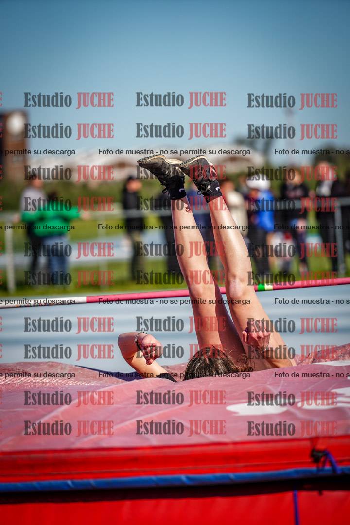 Fotos del salto en alto de mujeres y varones - U15