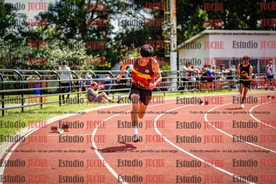 Fotos de los 400 m llanos de varones
