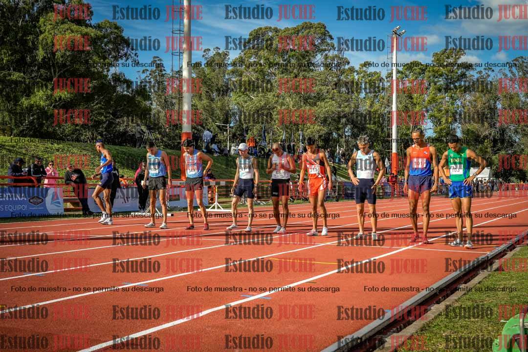Fotos de los 3000 m con obstáculos de varones