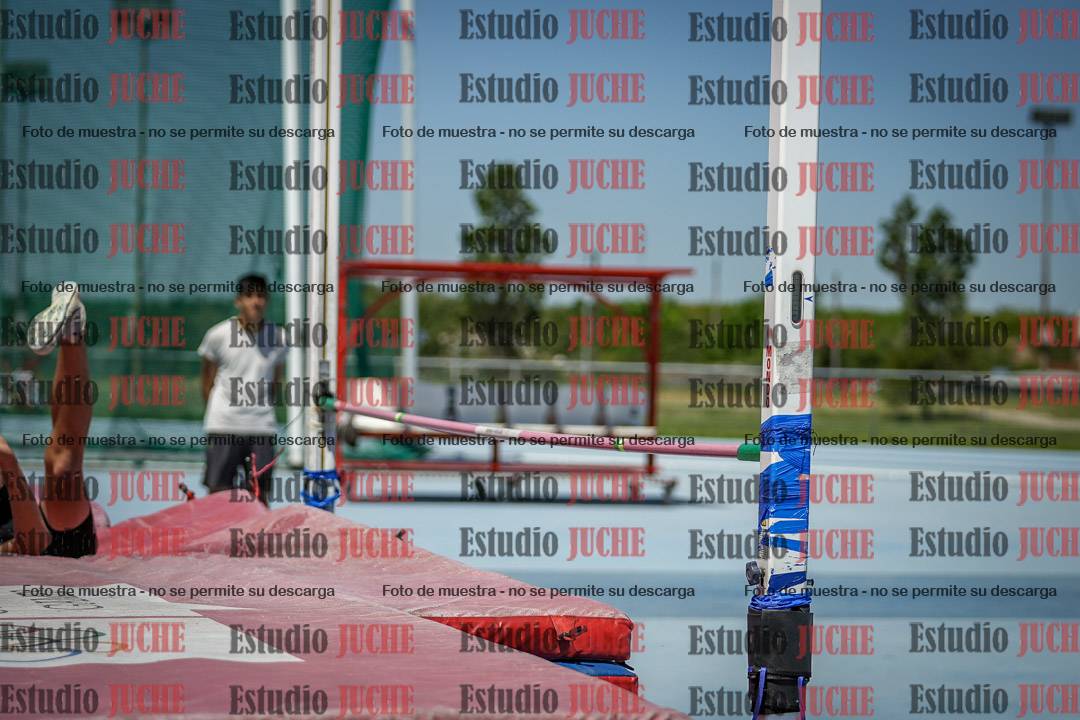 Fotos del salto en alto de varones - U14