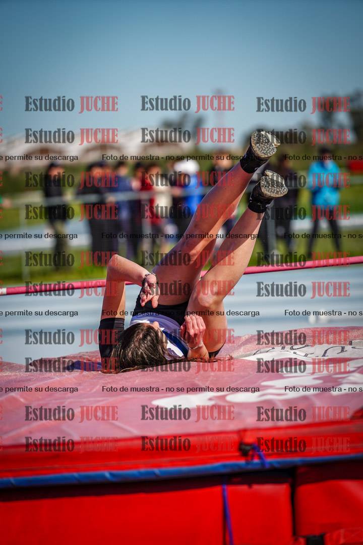 Fotos del salto en alto de mujeres y varones - U15