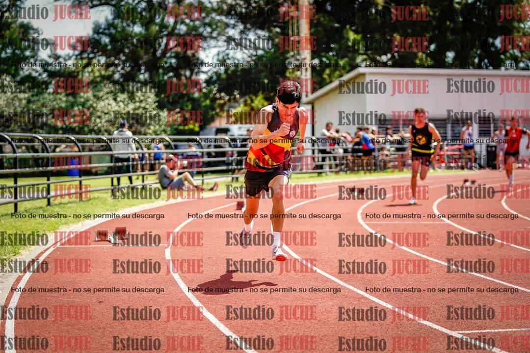 Fotos de los 400 m llanos de varones