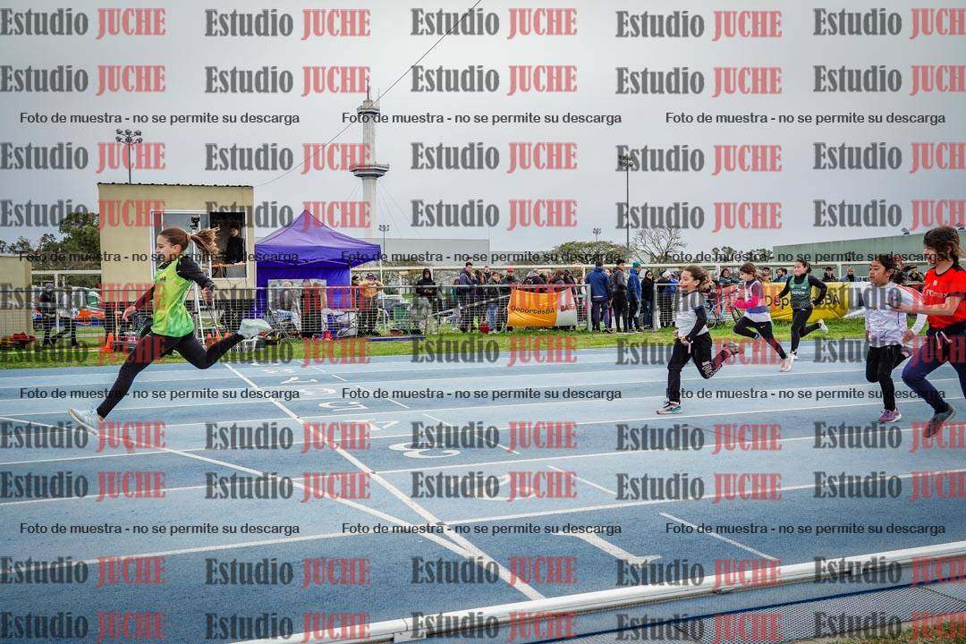 Fotos de los 50 m llanos de mujeres - U12