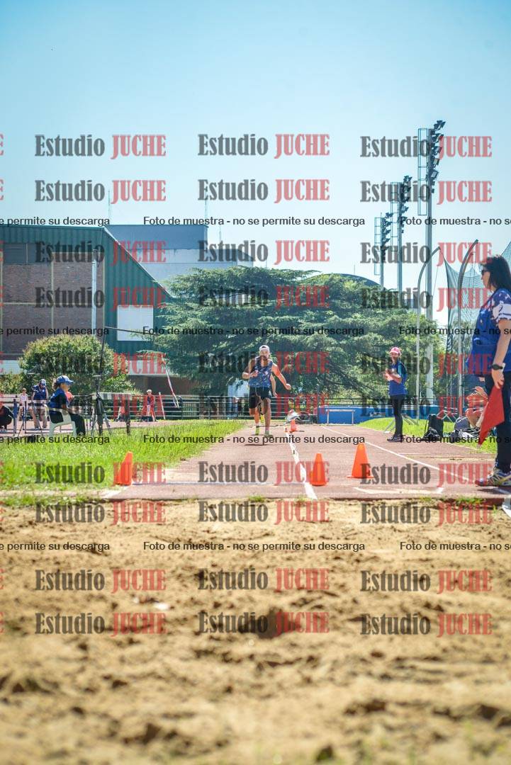 Fotos del salto en largo de varones